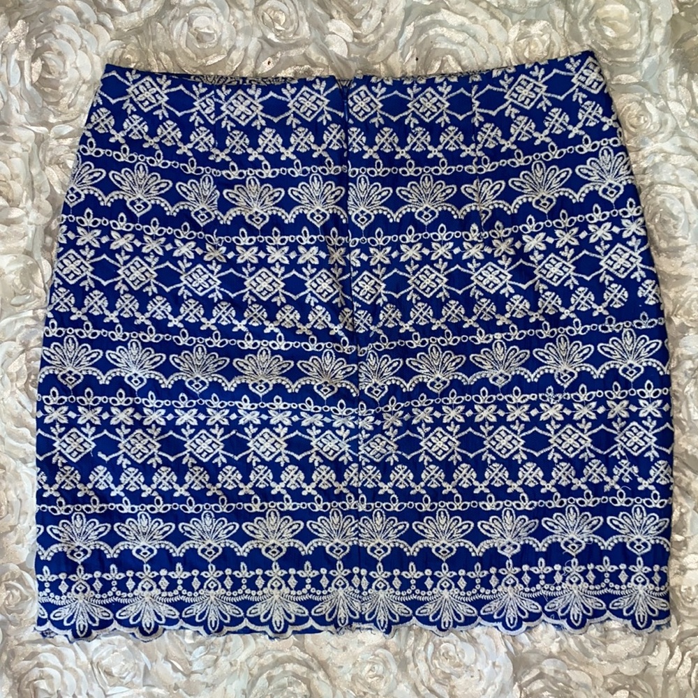 Royal blue LOFT embroidered skirt size 4 - Picture 4 of 4